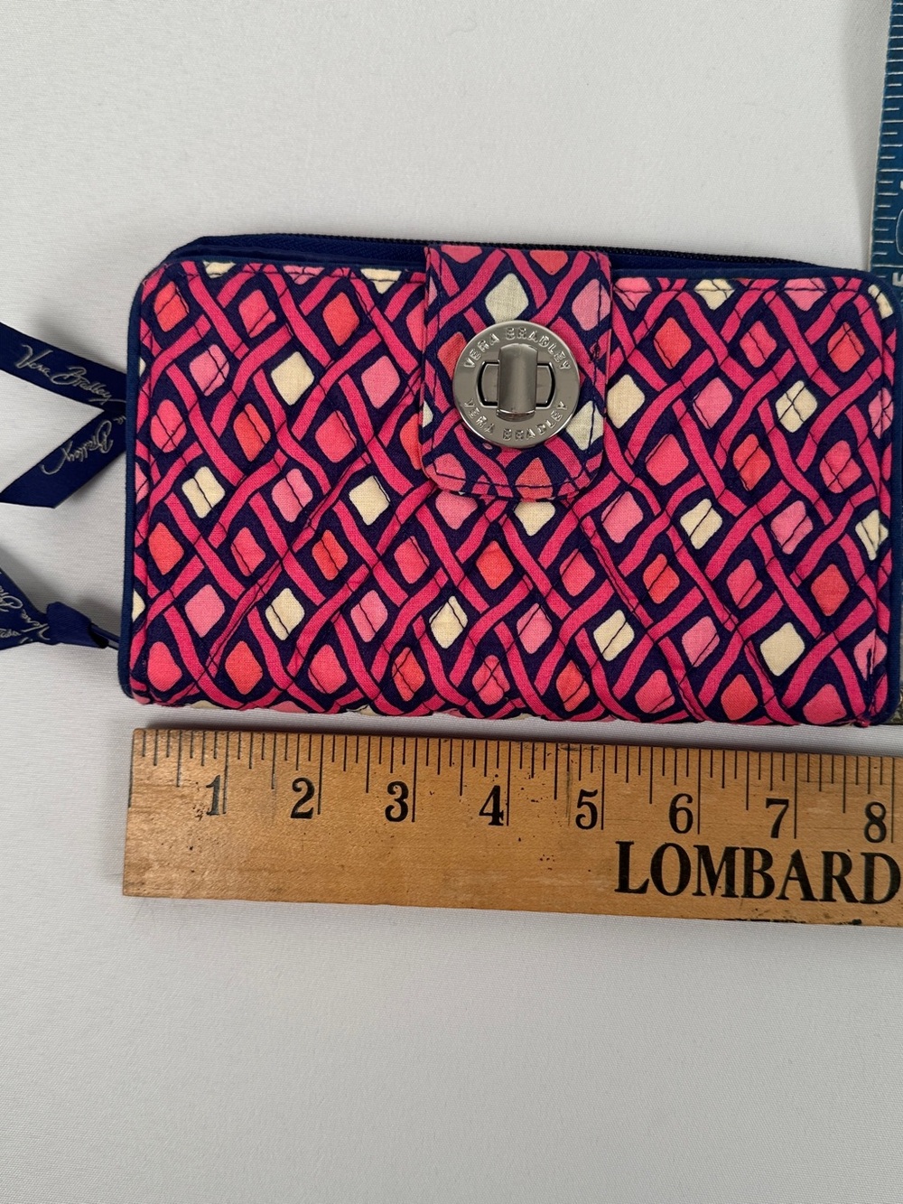 NWOT Vera Bradley Turnlock Wallet in Katalina Pink Diamonds